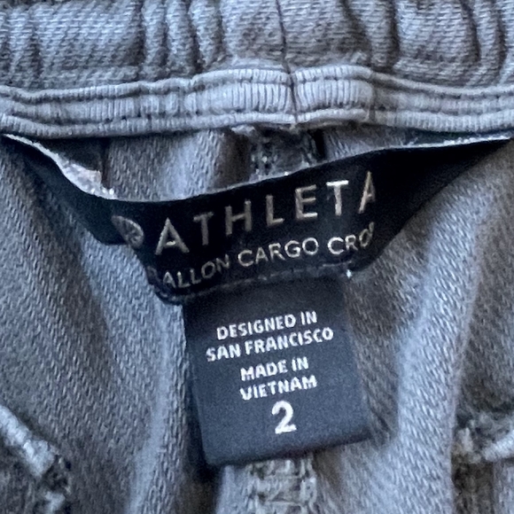 Athleta Womens Grey Farallon Cargo Crop Pants Size 2 - Picture 4 of 4